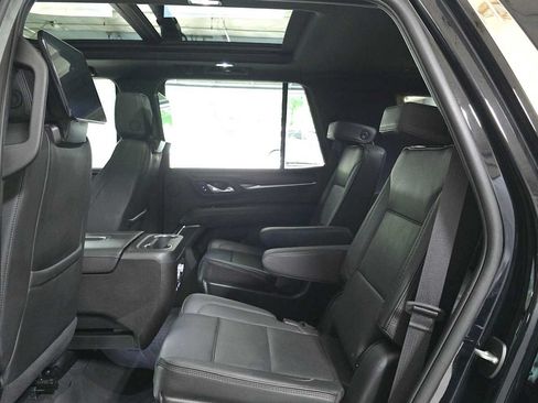 Used 2024 GMC Yukon Denali w/ Advanced Technology Package AWD/4WD image 16