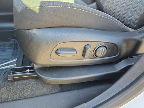Used 2024 Chevrolet Equinox LT FWD image 30