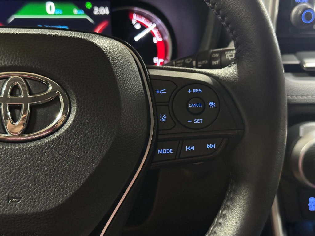 Used 2020 Toyota RAV4 Limited w/ Limited Grade Weather Package AWD/4WD image 16