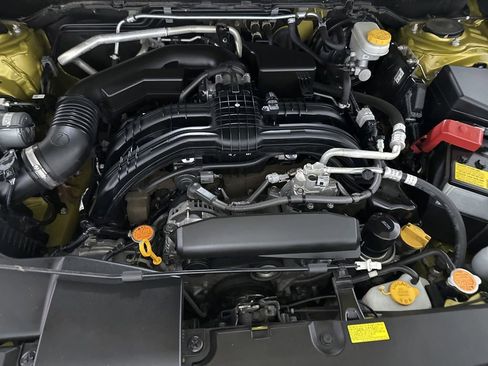 Used 2021 Subaru Crosstrek 2.0i Premium w/ Moonroof Package AWD/4WD image 9