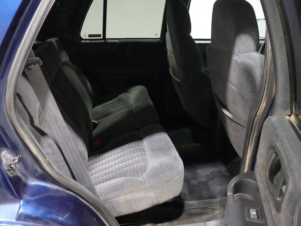 Used 2000 Chevrolet Blazer LS w/ LS Preferred Equipment Group AWD/4WD image 8