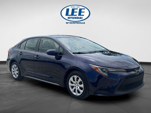 Used 2021 Toyota Corolla LE FWD image 1