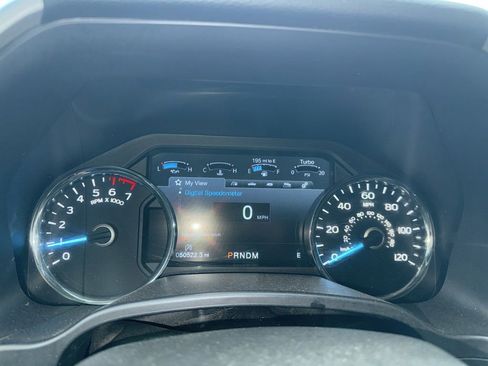 Used 2019 Ford F150 Lariat w/ Equipment Group 502A Luxury AWD/4WD image 12