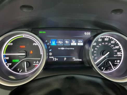 Used 2021 Toyota Camry XLE FWD image 8