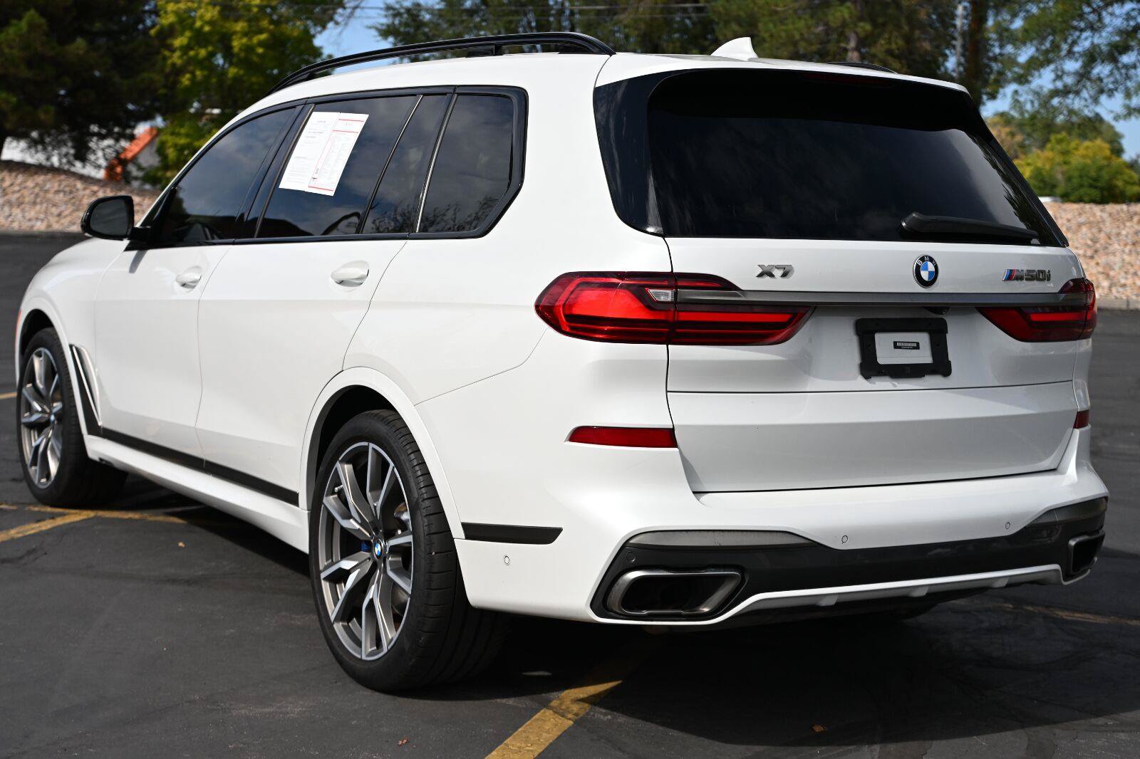 Used 2022 BMW X7 M50i AWD/4WD image 3