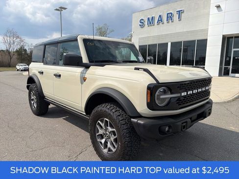 Used 2025 Ford Bronco Badlands image 2