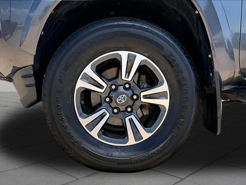 Used 2019 Toyota Tacoma TRD Sport w/ TRD Premium Sport Package RWD image 11