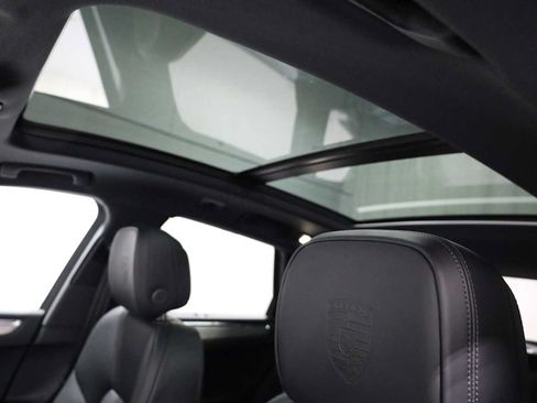 Certified 2026 Porsche Macan AWD/4WD image 20