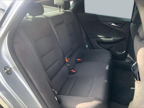 Used 2017 Chevrolet Malibu LT FWD image 19