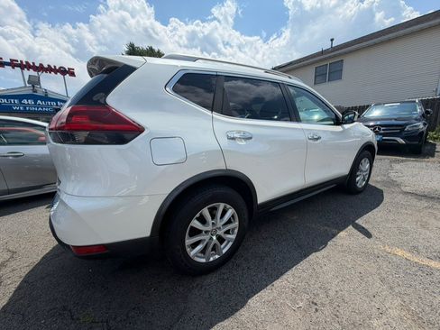 Used 2018 Nissan Rogue SV AWD/4WD image 4
