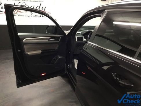 Used 2021 Volkswagen Atlas Cross Sport SE image 22