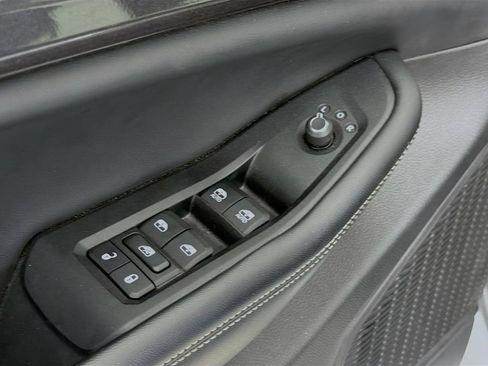 Used 2023 Jeep Grand Cherokee L Laredo w/ Luxury Tech Group I RWD image 19