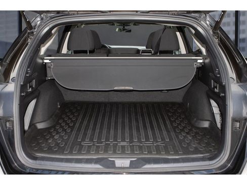 Used 2023 Subaru Outback Premium image 30