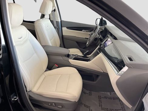 Used 2023 Cadillac XT6 Premium Luxury w/ Technology Package image 30
