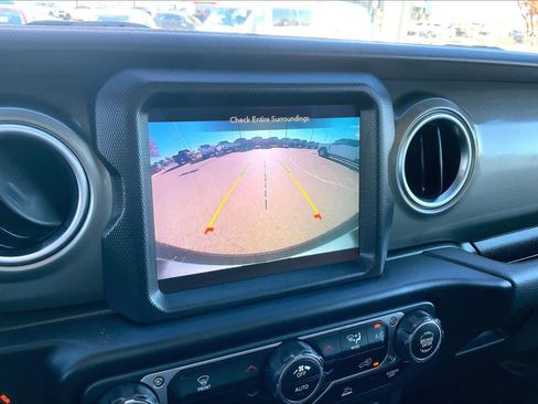 Used 2023 Jeep Wrangler Sahara image 26