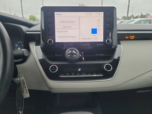 Used 2022 Toyota Corolla LE image 26