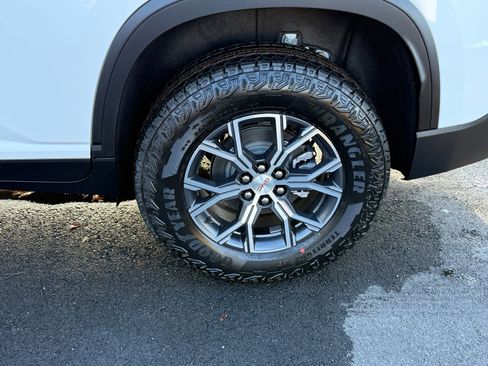 New 2026 GMC Acadia AT4 image 10