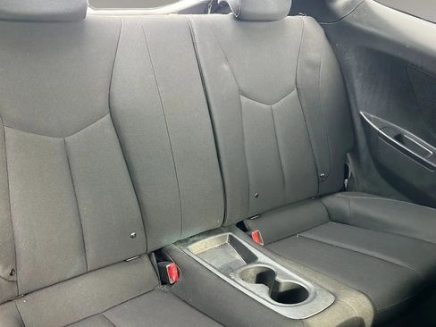 Used 2016 Hyundai Veloster image 21
