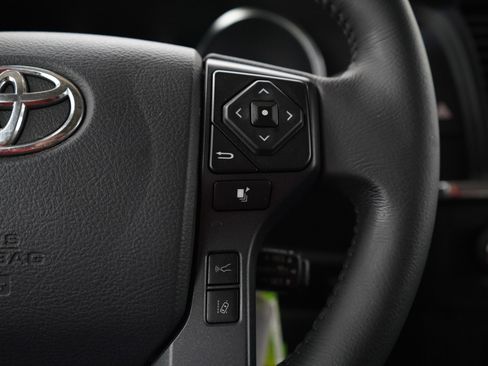 Used 2019 Toyota Sequoia SR5 image 28