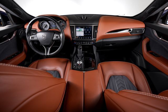 Used 2023 Maserati Levante GT AWD/4WD image 34