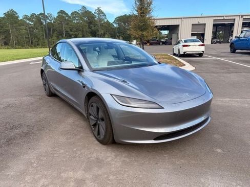Used 2025 Tesla Model 3 Long Range RWD image 18