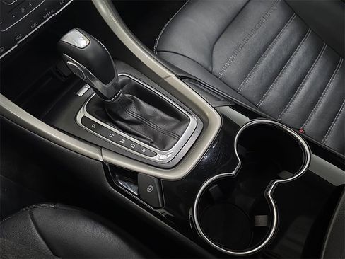 Used 2014 Ford Fusion SE w/ Equipment Group 202A image 24