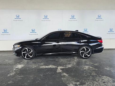 Used 2018 Honda Accord Sport image 3