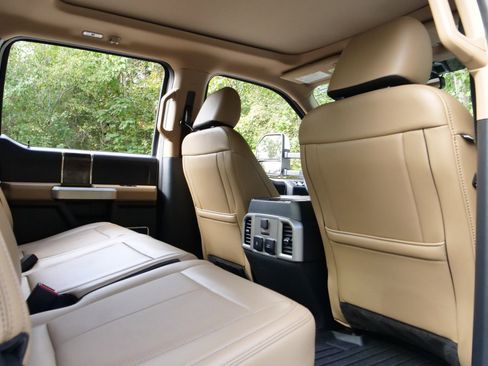 Used 2022 Ford F250 Lariat w/ Tremor Off-Road Package image 40