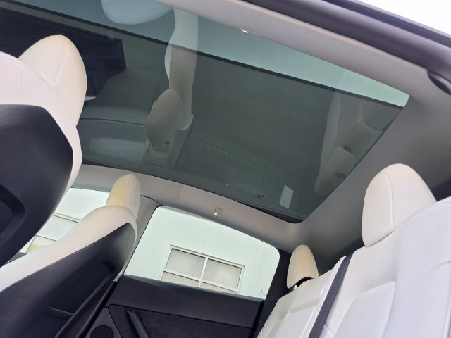 Used 2022 Tesla Model Y Performance AWD/4WD image 27