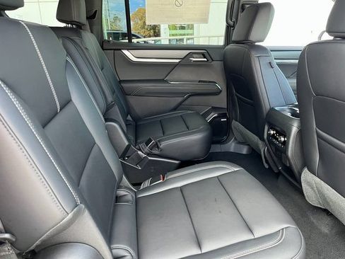 New 2026 GMC Acadia Elevation w/ Black Edition FWD image 17