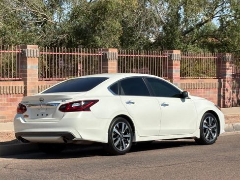 Used 2017 Nissan Altima 2.5 SR FWD image 10