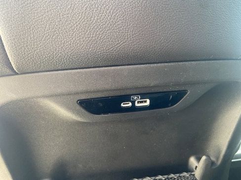 Used 2022 Chrysler Pacifica Touring-L w/ S Appearance Package image 26