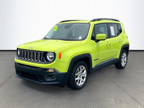 Used 2017 Jeep Renegade Latitude w/ Popular Equipment Group FWD image 3