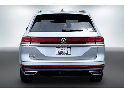 Used 2025 Volkswagen Atlas SE AWD/4WD image 5