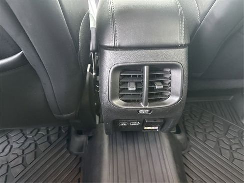 Used 2021 Jeep Cherokee Latitude Lux w/ Comfort/Convenience Group image 21