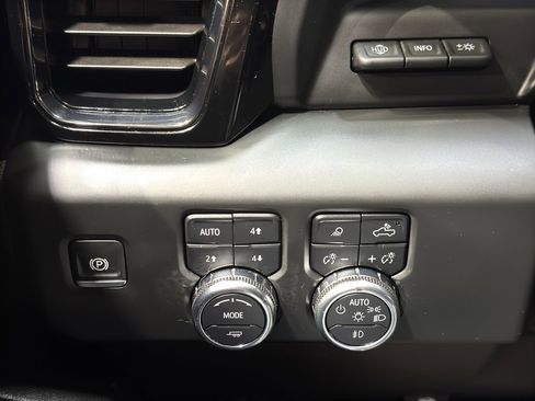 Certified 2024 GMC Sierra 1500 AT4 w/ Technology Package image 38