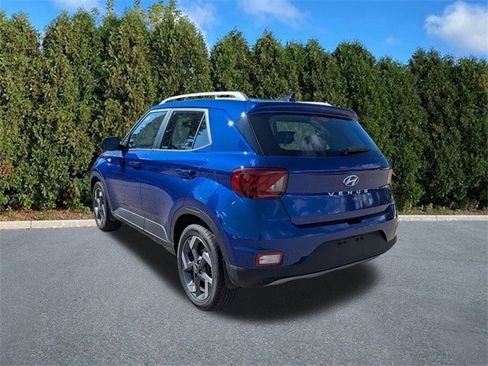 Certified 2022 Hyundai Venue Limited image 6
