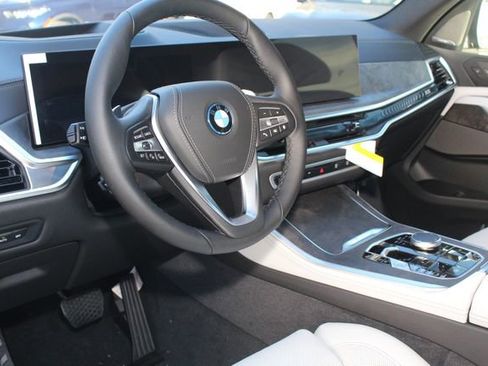 New 2026 BMW X5 xDrive50e image 12