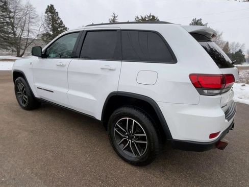 Used 2019 Jeep Grand Cherokee Trailhawk image 3