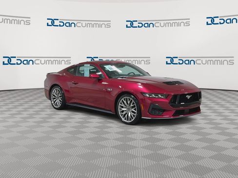 Used 2025 Ford Mustang GT Premium RWD image 2