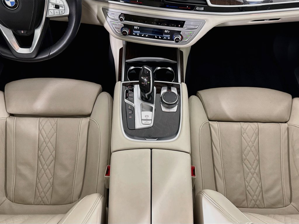 Used 2022 BMW 740i w/ Premium Package RWD image 16