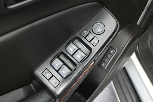 Used 2018 GMC Yukon XL SLT w/ Open Road Package AWD/4WD image 14