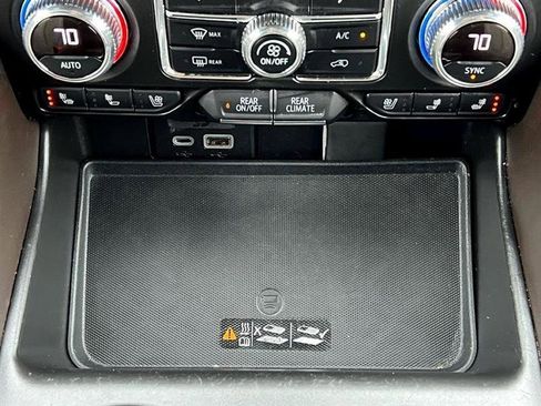 Used 2021 GMC Yukon SLT w/ SLT Premium Package image 38