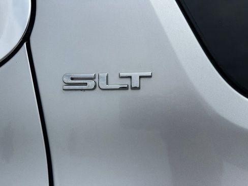 Used 2017 GMC Acadia SLT FWD image 12