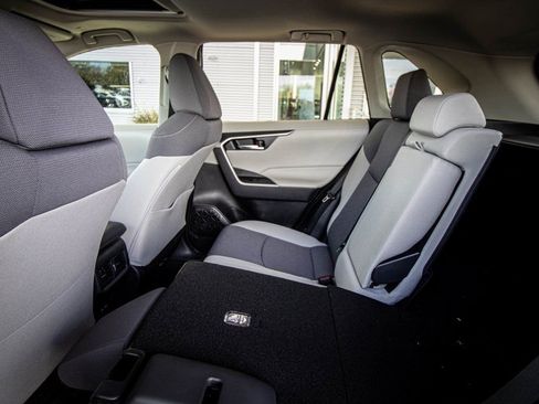 Used 2023 Toyota RAV4 XLE w/ Convenience Package image 41