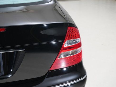 Used 2006 Mercedes-Benz E 350 Sedan image 30