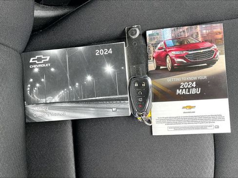 Used 2024 Chevrolet Malibu LT FWD image 12