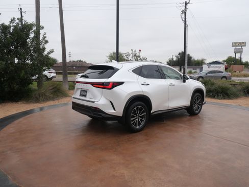 Certified 2024 Lexus NX 250 FWD w/ Premium Package image 3