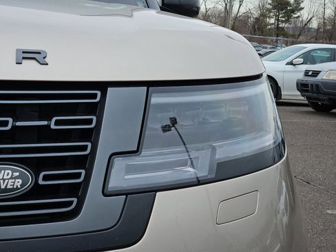 Used 2024 Land Rover Range Rover Long Wheelbase SE image 9