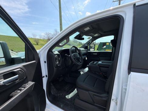 New 2026 GMC Sierra 2500 Pro w/ Convenience Package image 18